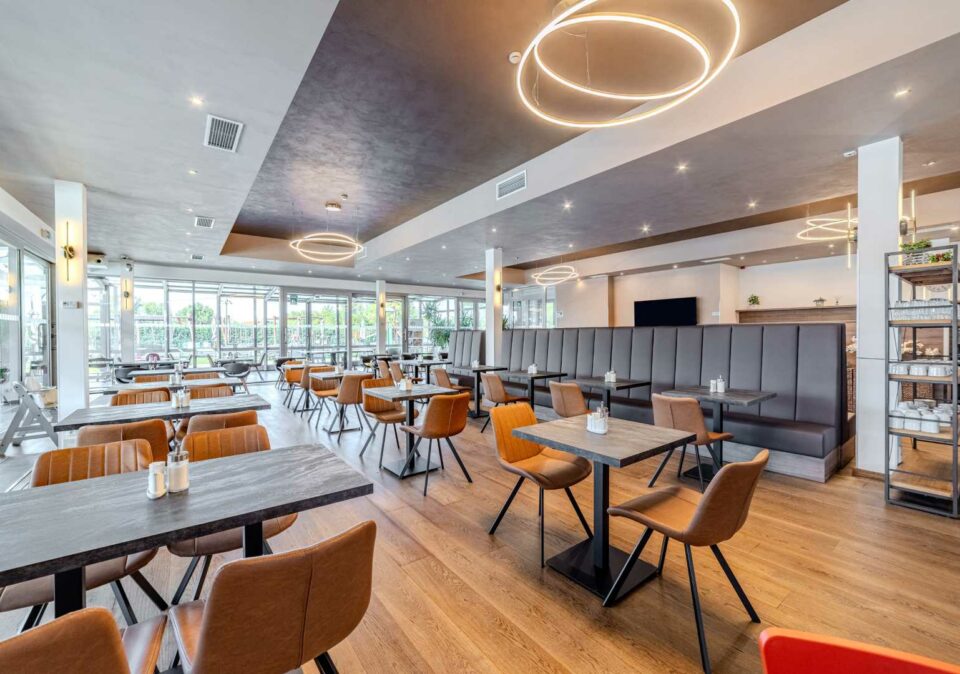 Hotel Aura-Restaurace zmenšené (21) (Velký)